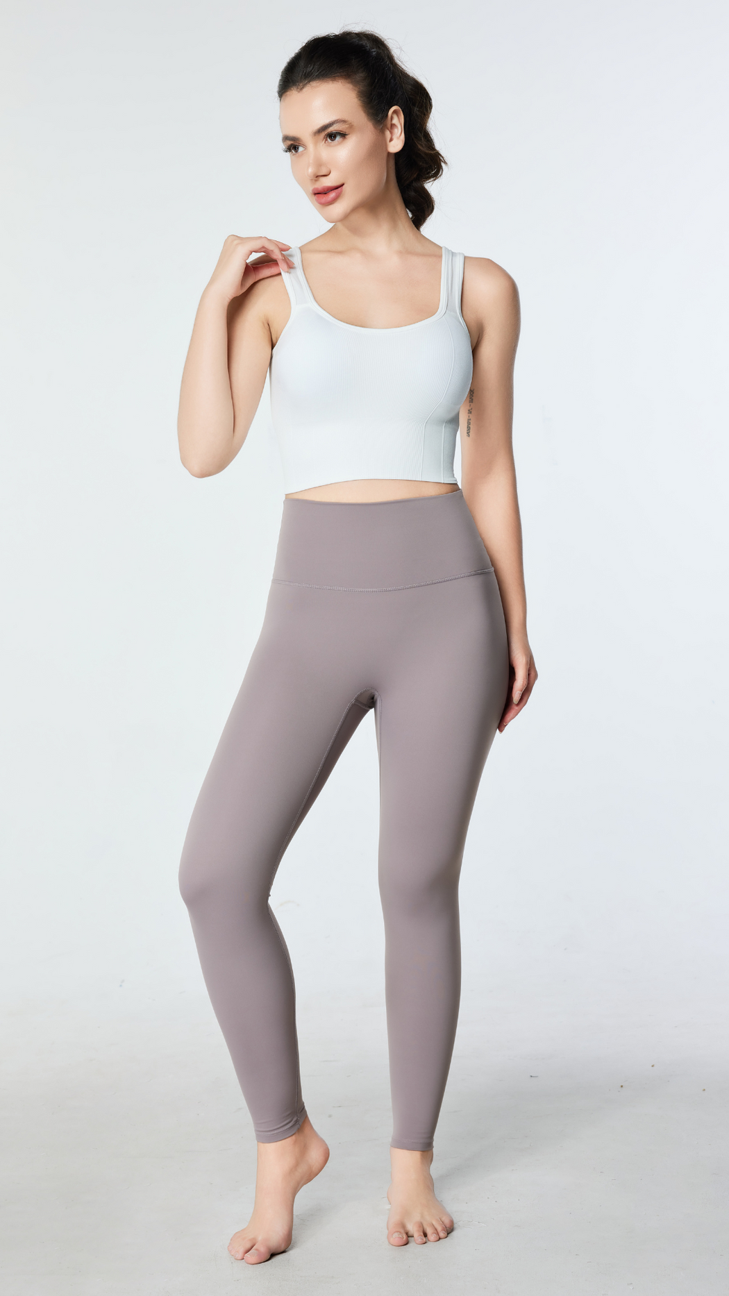 Essential Yoga Leggings with Back Pocket - Multiple Colors