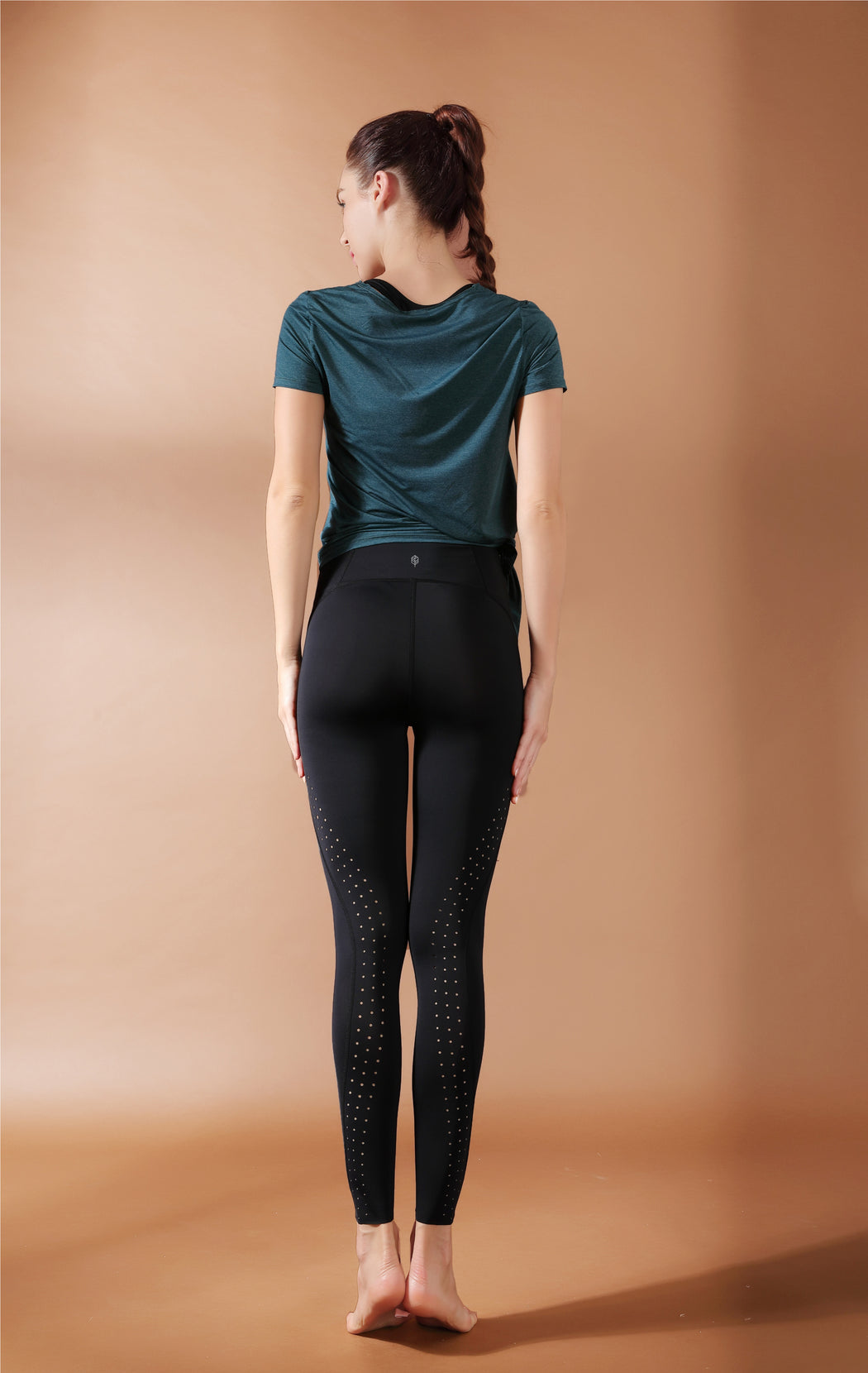 Form-fitting Yoga Pants with Contour Mesh Design - lotsofyoga